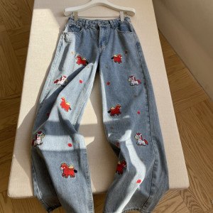 CHANEL 신년 한정 작은 말 자수 청바지